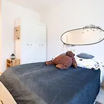 Elegant With Private Garden, Ac And Garage, Near Airport 아파트 바르샤바