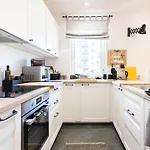 Elegant With Private Garden, Ac And Garage, Near Airport * 바르샤바