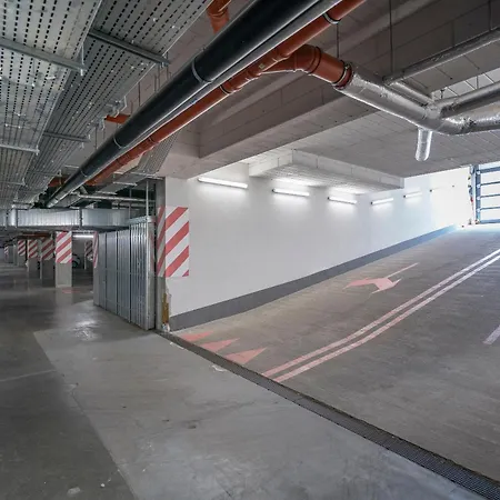 Apartmán Elegant With Private Garden, Ac And Garage, Near Airport Varšava