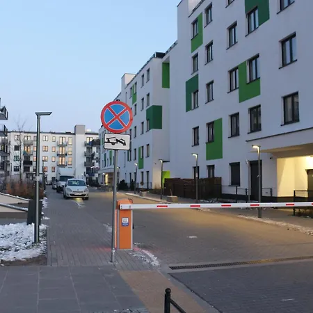 Lägenhet Relax&comfort New Waw 50 Sqm With Terrace, Garden, Free Parking And Ac Warszawa